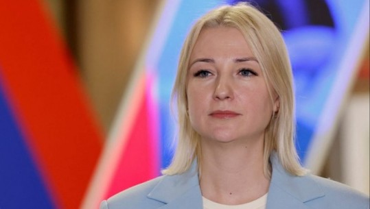 Rusi, ish-gazetarja Dountsova sfidon Putinin në zgjedhjet presidenciale
