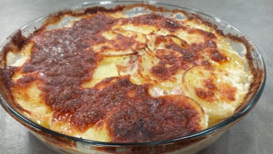 Tavë me patate, proshutë dhe djathë nga zonja Albana