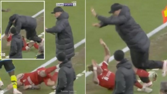 Ndodh edhe kjo te Liverpooli, Jurgen Klopp 'dëmton' lojtarin e tij dhe e zëvendëson (VIDEO)