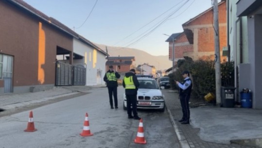 Vrau 2 kushërinjtë e tij pas sherrit për një vendparkim, arrestohet 60 vjeçari në Tetovë
