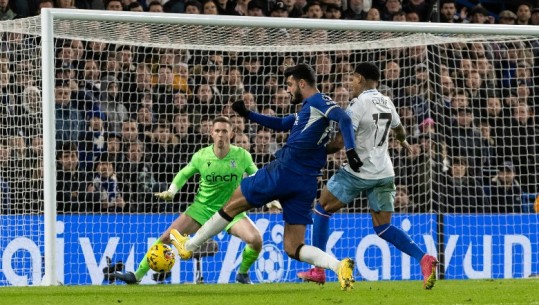 GOLAT/ Chelsea fut Armando Brojën dhe fiton 2-1 në derbi, Manchester City përmbysje të madhe në Liverpool