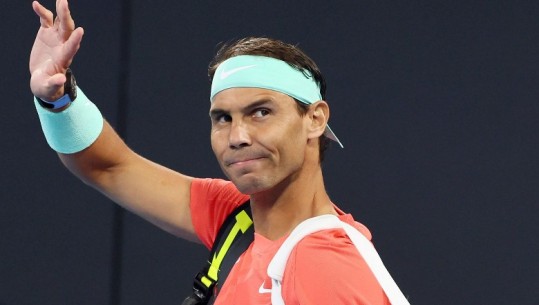 Një vit nga dëmtimi, Rafael Nadal rikthehet në tenis! Humbet ndeshjen e parë
