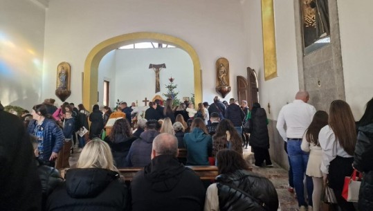 FOTO/ E marta e parë e vitit, dhjetëra besimtarë në kishën e Shna Ndout në Laç