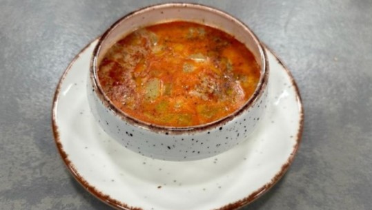 Supë me presh dhe patate nga zonja Albana