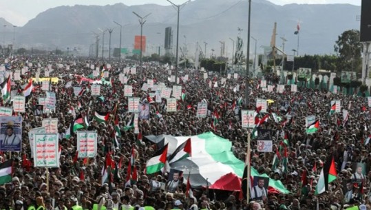 Media: 2 milionë njerëz marshuan në kryeqytetin e Jemenit në solidaritet për Gazën