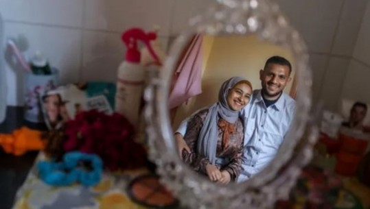FOTO/ Çifti palestinez martohet në vendstrehimin në Gaza, detaje nga dasma e pazakontë