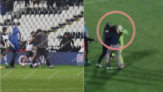 VIDEO/ Çmenduri në Itali! Babai i sulmuesit të kombëtares shqiptare pushton fushën dhe godet portierin kundërshtar