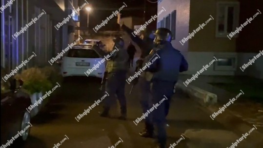 Ekskluzive/ Vrasja në Vlorë, Report Tv siguron pamje nga vendngjarja! Policia blindon zonën, në kërkim të autorit