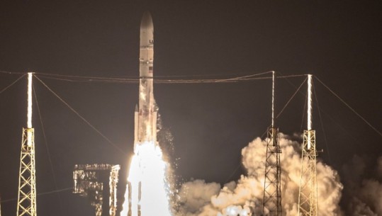 Misioni i parë që prej 'APOLLO', raketa Vucan niset në hënë 