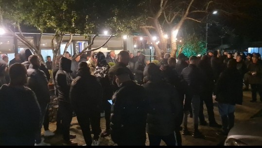 Blegtorët në Vlorë në protestë: Grumbulluesit e qumështit e kanë ulur çmimin me 40%, nuk mbulojmë dot kostot