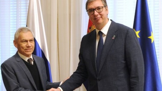 Vuçiç dhe ambasadori rus vizitojnë Shtëpinë Ruse, premtojnë bashkëpunim edhe më të thellë mes vendeve