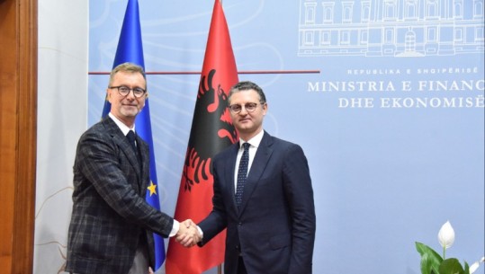Ministri Mete, takohet me ambasadorin e BE-së, diskutime për vijimin e reformave me qëllim përshpejtimin e procesit të integrimit