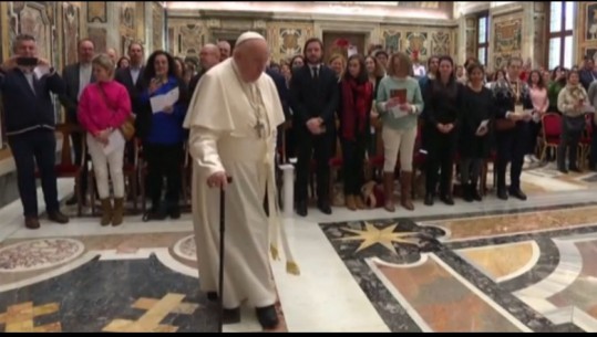 Papa telefonon kardinalin Pizzaballa për të marrë informacion mbi situatën e famullisë së Familjes së Shenjtë në Gaza