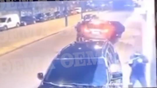 Atentat në mes të Athinës! Ekzekutohet me mbi 90 plumba mafiozi 44-vjeçar, momenti kur atentatorët i 'shpartallojnë' makinën me plumba (VIDEO-FOTO-EMRI)