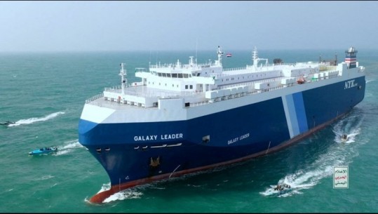 Tre kompani anijesh japoneze pezullojnë tranzitin në Detin e Kuq