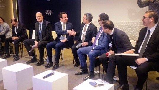 FOTO/ Forumi ekonomik i Davos, Kurti dhe Vuçiç në të njëjtin panel diskutimi në Zvicër