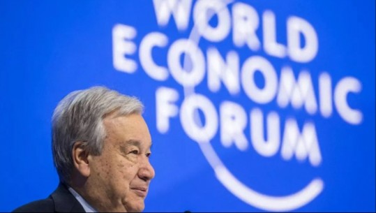 Guterres takohet me pengjet e liruar izraelitë në Davos