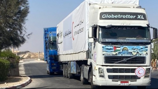 VIDEO/ Izraeli lejon kalimin e 400 kamionëve me ndihma në Gazën veriore 