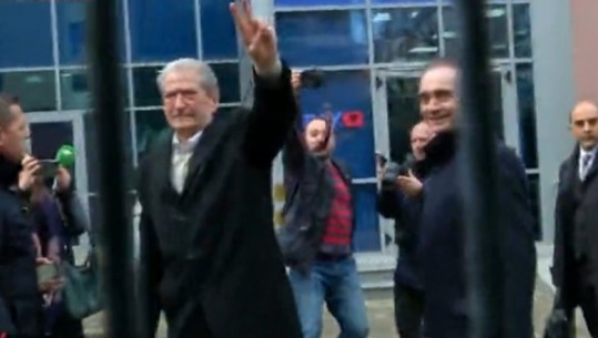 VIDEO/ Berisha në dyert e drejtësisë së re, momenti kur futet në SPAK për aferën Partizani