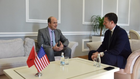 I ngarkuari me punë i SHBA-së takon ministrin Mete: Marrëveshje e re me qeverinë shqiptare për projekte të reja 