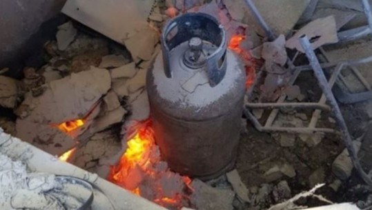 Krujë/ Zjarr në një banesë, pësojnë djegie nënë e bir, përfundojnë te Trauma në Tiranë! Shkak defekti në bombolën e gazit