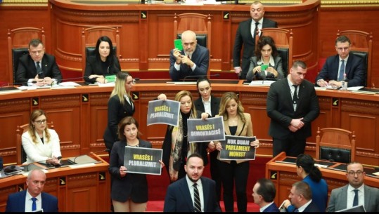 Bllokuan seancën plenare e komisionin e 'Zgjedhores', përjashtohen 19 deputetë të opozitës! 20 ditë për Salianjin, 10 ditë për të tjerët (EMRAT)