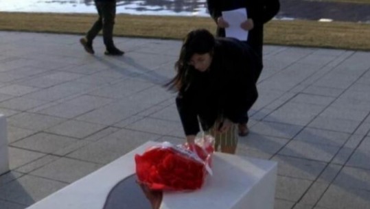 Pas homazheve në kompleksin memorial 'Adem Jashari', policia serbe ndalon vajzën e Sanduloviçit! Politikani serb: Persekutim nga regjimi i Vuçiç