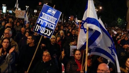 FOTO/ Protestë masive kundër qeverisë në Tel Aviv