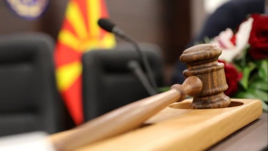 Shkup/ Dhjetëra zyrtarë të dyshuar për korrupsion nuk po ndiqen nga gjyqësori, sipas komisionit antikorrupsion