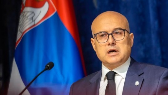 Ministri serb i Mbrojtjes: Na pret luftë diplomatike për dinarin