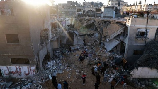 Media: Izraeli bombardon kopshtin e fëmijëve në Rafah, vdesin 2 të mitur