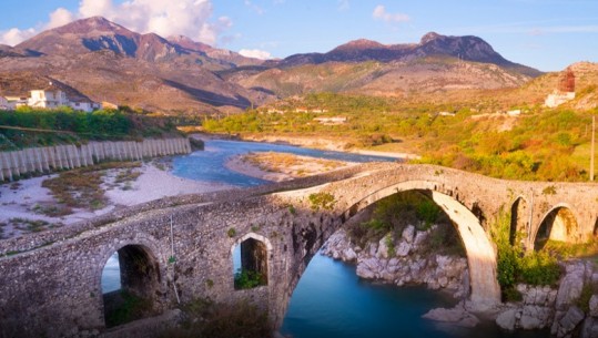 Media spanjolle 'La Vanguardia': Vizitoni Shqipërinë, vendin e bukur mes Ballkanit dhe Adriatikut
