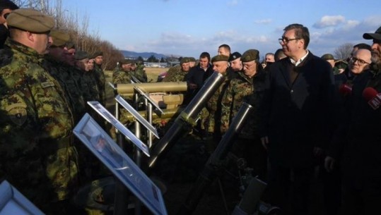 Vuçiç prezanton sistem antidron, Serbia e bleu nga Rusia