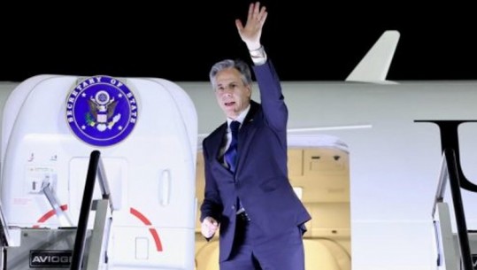 FOTOLAJM/ ‘Mirupafshim Shqipëri’, momenti kur Blinken largohet nga aeroporti 'Nënë Tereza'