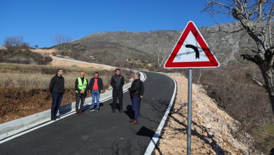 Ndërtohet rruga e re që lidh fshatin Shëngjin me qendrën e fshatit Shën Mëri, Veliaj: Infrastruktura po sjell ekonomi edhe në fshatra