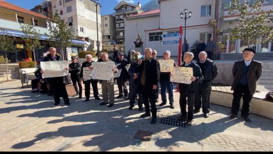 Në 76-vjetorin e hapjes së minierës së Bulqizës, minatorët në protestë për ‘statusin e minatorit’: Premtim i pambajtur