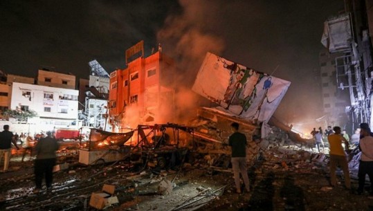 Lufta në Gaza/ Izraeli: Sulmet në Gaza vazhdojnë intensivisht! Rrethohen dy spitale, pacientët humbin jetën nga mungesa e shërbimit 