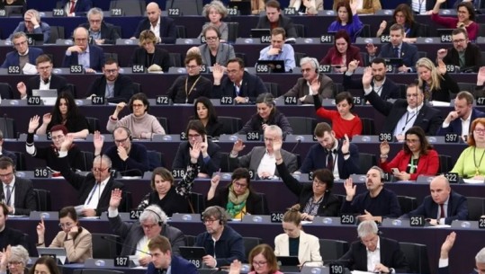 Parlamenti Evropian miraton rezolutën: Të hiqet vetoja në procesin e zgjerimit në BE