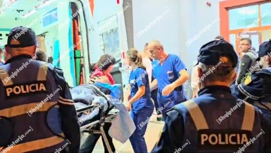 Me plagë të rënda nga shpërthimi në Lushnjë, deputeti i PS, Bujar Çela mbërrin në spitalin e Traumës