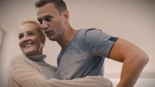 VIDEO/ ‘Nuk e di si do të jetoj pa ty’! Lamtumira e fundit e gruas së Navalnyt përmes një videoje