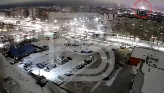 VIDEO/ Sulmohet me dron fabrika ruse, ja pasojat