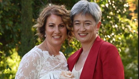 Ministrja e Jashtme Australiane martohet me të dashurën