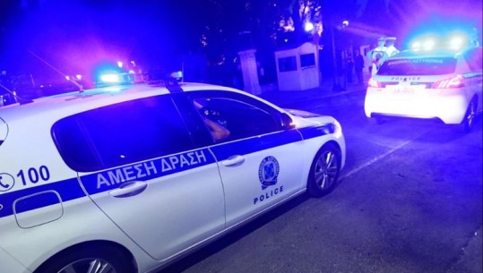 Agravon sherri, dy shqiptarë plagosin me thikë 25-vjeçarin! Ndërpriten festimet për Karnavalet në Greqi