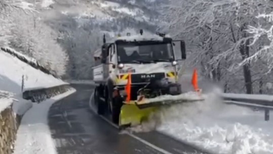 Ministri Balla: Garantojmë siguri dhe pastrim të rrugëve nga dëbora në zonat malore
