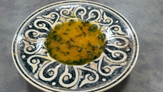 Supë pule nga zonja Lefteri Gjoshe