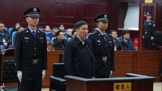 Ish-presidenti i Federatës Kineze të Futbollit dënohet me burgim të përjetshëm