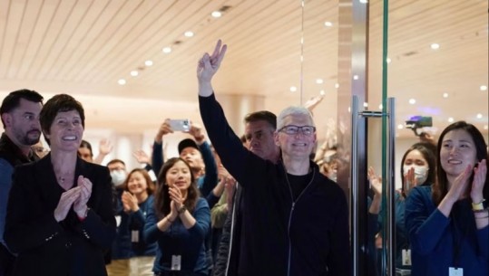 Kritika ndaj drejtuesit të kompanisë Apple për komentet e tij pozitive për Kinën
