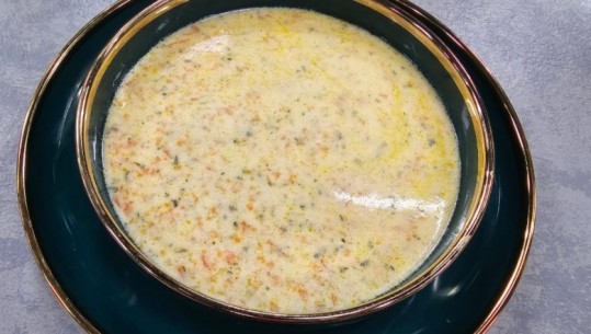 Supë pule me kos dhe oriz nga zonja Albana