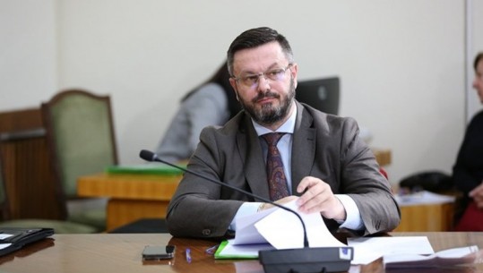 PS mungoi në Komisonin për Shëndetësinë, Ndreca: Asnjë vendimmarrje për mbledhje sot