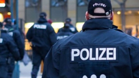 Gjermani/ 21-vjeçari shqiptar arratiset nga stacioni i policisë, operacion masiv me helikopterë për kapjen e tij